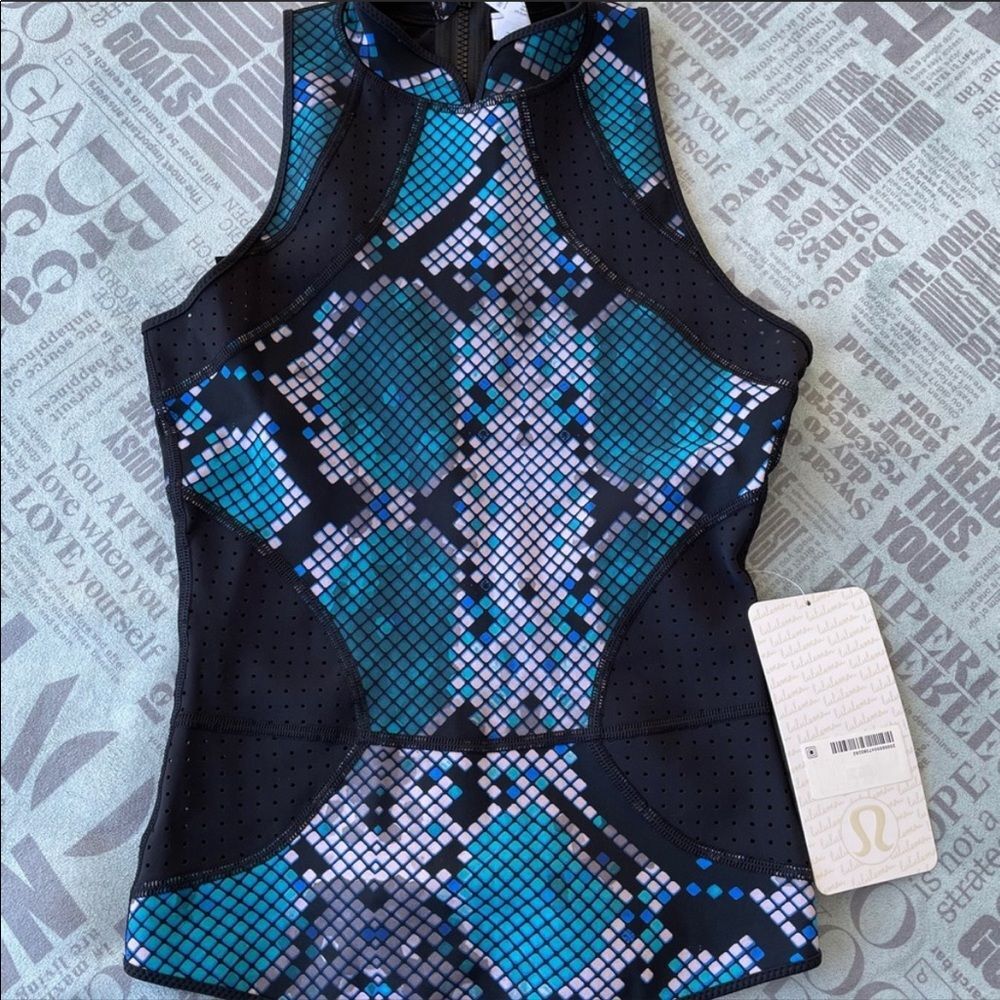 NWT Lululemon Salty Swim Rashguard Reversible